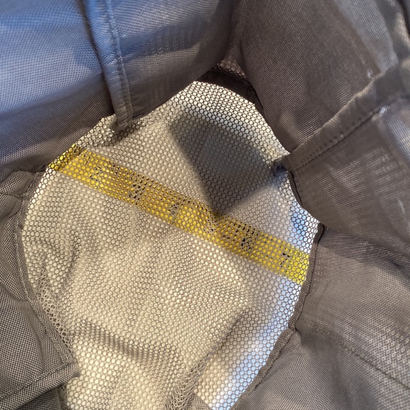 Portable Mesh Shower Dorm Caddy Tote Hanging Toiletry Bath Organizer with Clip - Picture 8 of 9